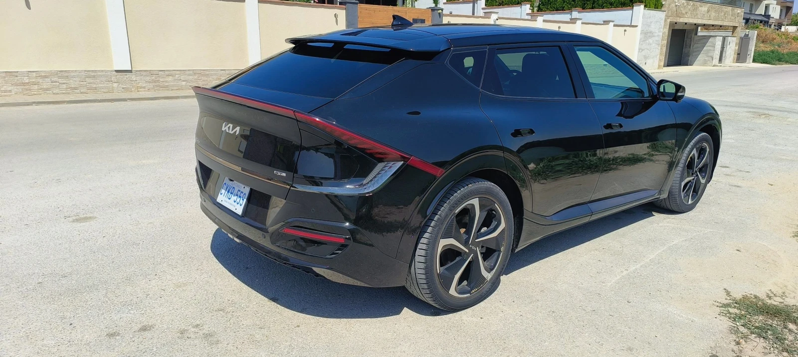 Kia EV6 GT Line, 77, 4kWh, 325к.с. 4х4 - изображение 2