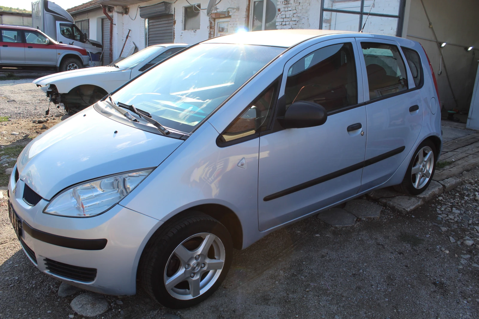 Mitsubishi Colt  - изображение 2