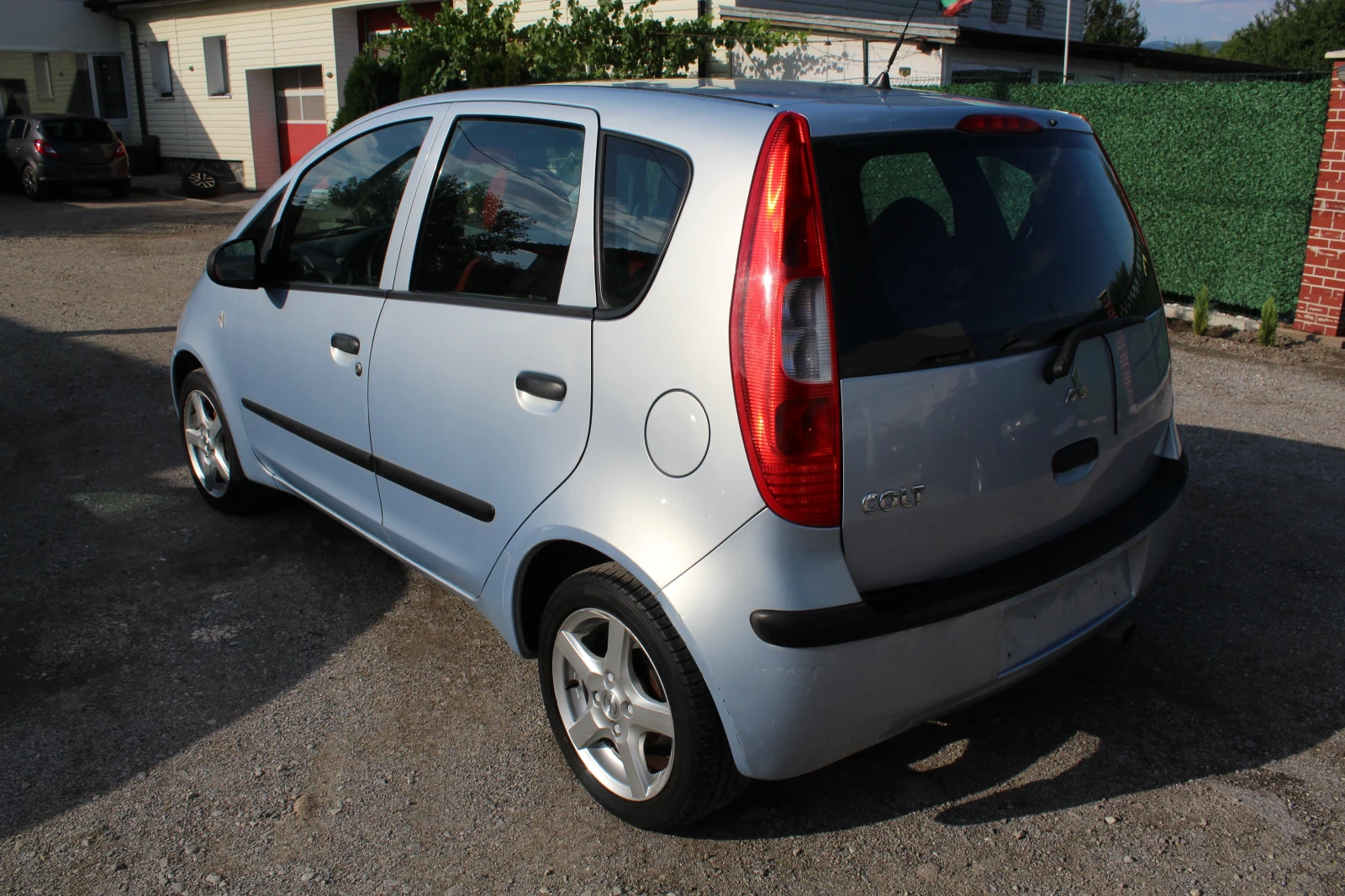Mitsubishi Colt  - изображение 6
