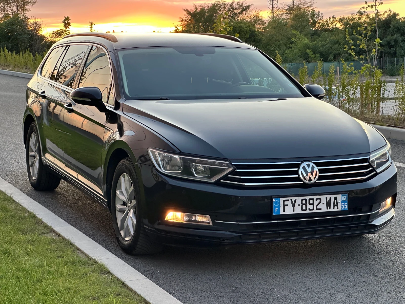 VW Passat 2.0TDI * DSG* DISTRONIC* Масаж* Подгрев - изображение 2