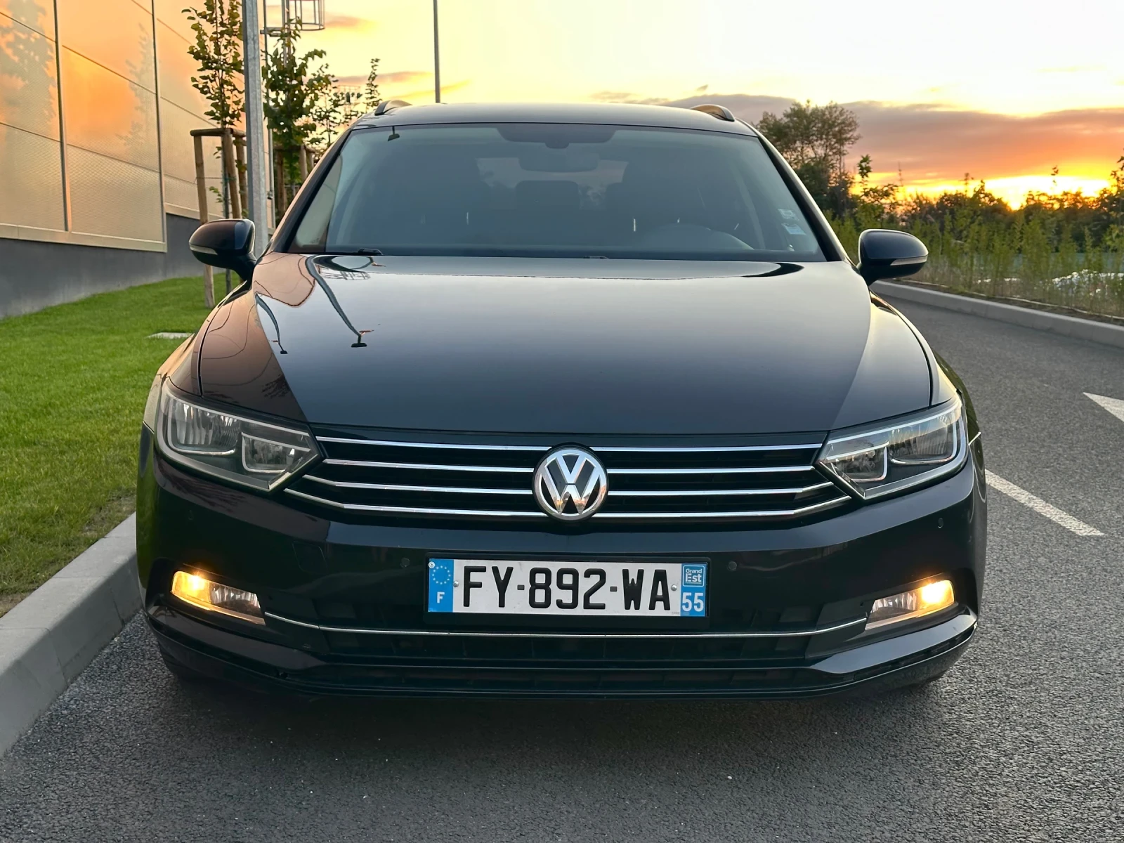 VW Passat 2.0TDI * DSG* DISTRONIC* Масаж* Подгрев - изображение 3