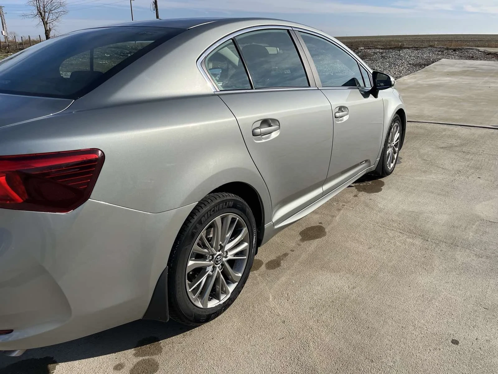 Toyota Avensis  - изображение 3