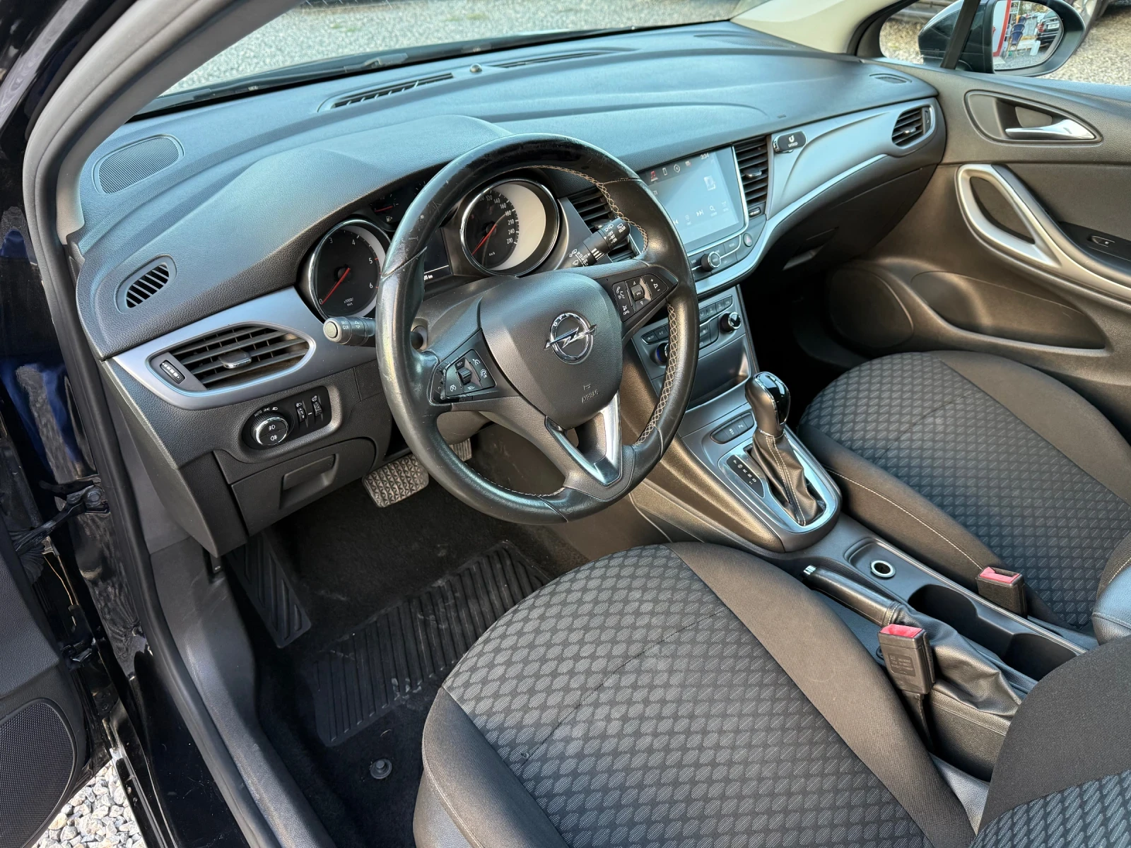 Opel Astra Sports Tourer 1.6d (136 кс) Automatic /2017 Италия - изображение 10