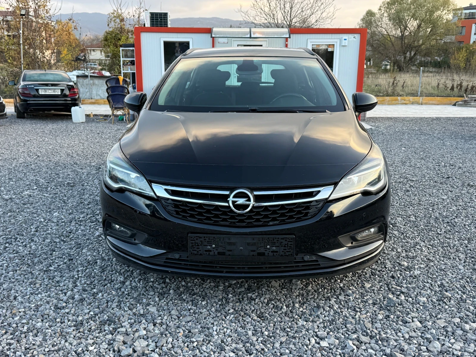 Opel Astra Sports Tourer 1.6d (136 кс) Automatic /2017 Италия - изображение 2