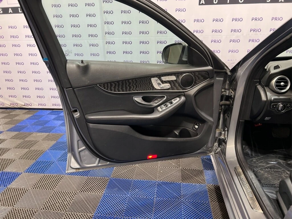 Mercedes-Benz C 300 * 4MATIC Sedan * CARFAX * ЦЕНА ДО БГ - изображение 7