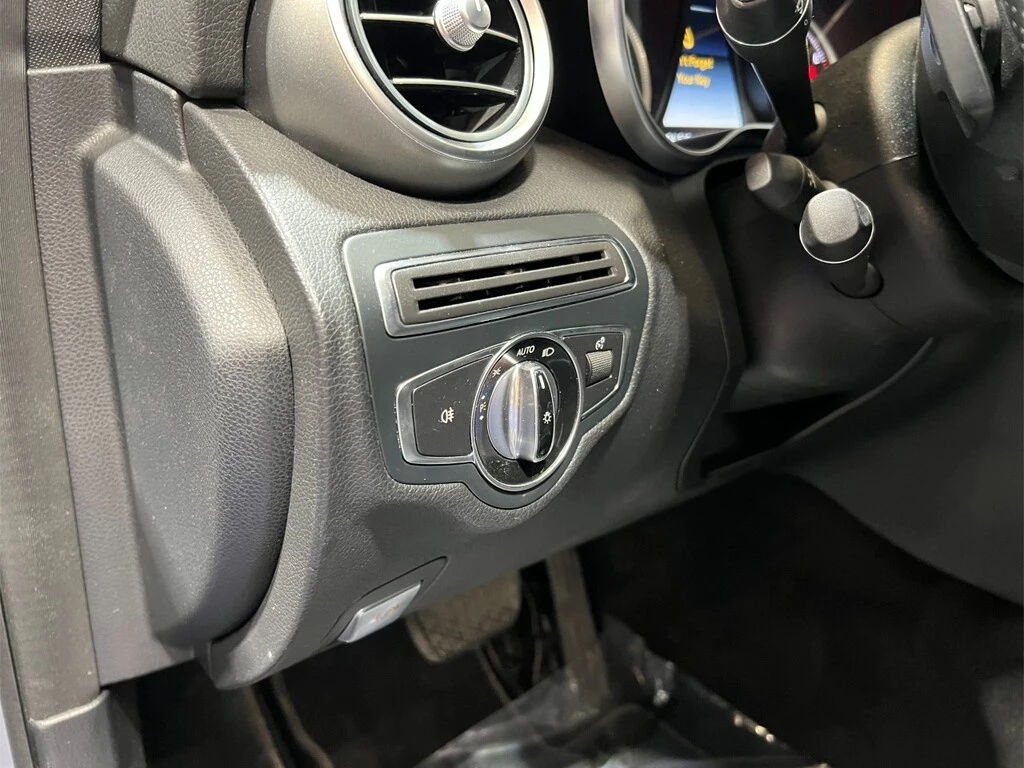 Mercedes-Benz C 300 * 4MATIC Sedan * CARFAX * ЦЕНА ДО БГ - изображение 9