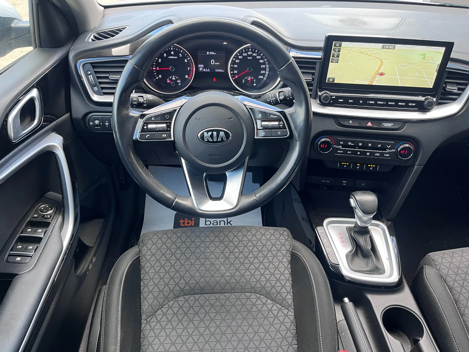 Kia Ceed 1.4i АВТОМАТИК + JBL + LED - изображение 8