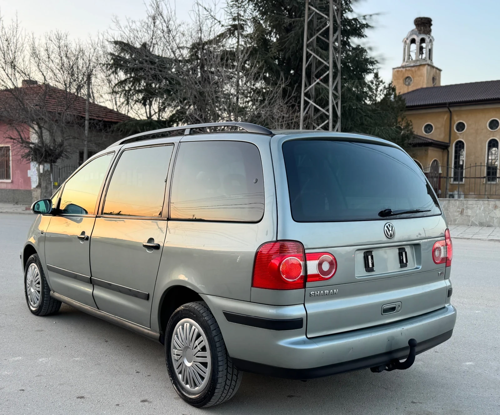 VW Sharan Нов внос от Германия 1.9 116к.с, снимка 4 - Автомобили и джипове - 53748397