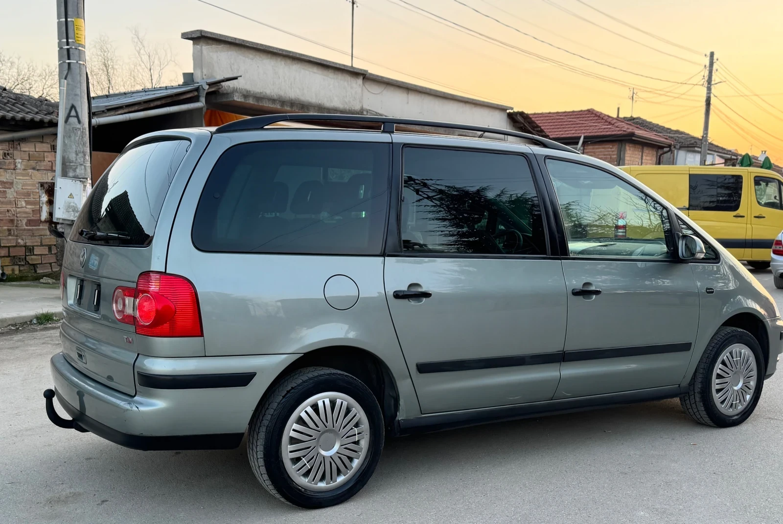 VW Sharan Нов внос от Германия 1.9 116к.с, снимка 3 - Автомобили и джипове - 53748397