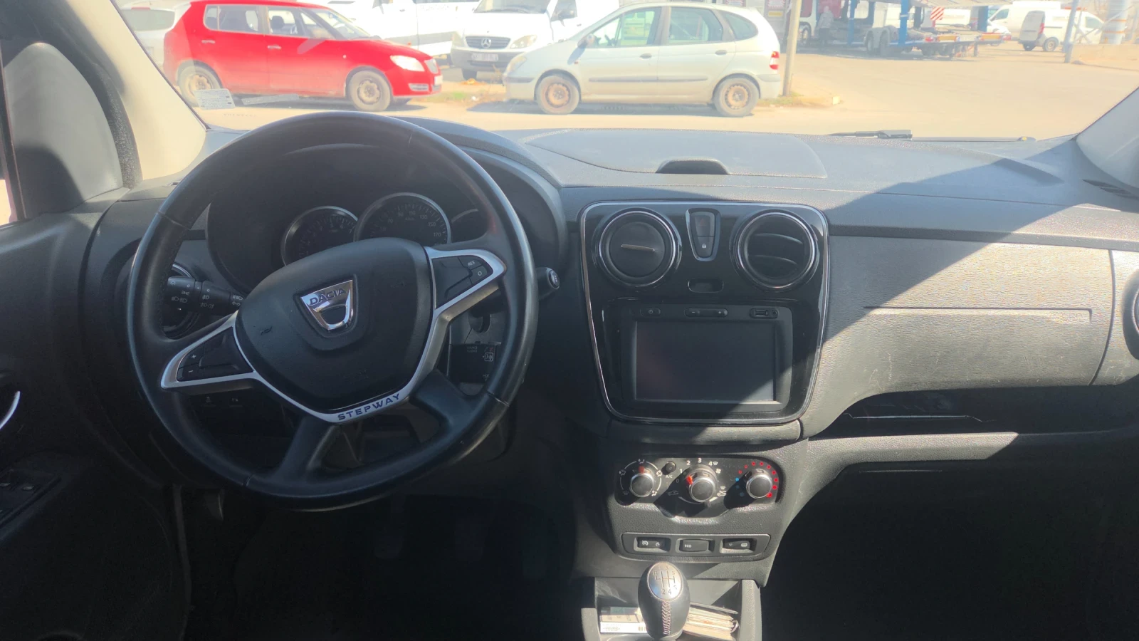 Dacia Lodgy 1.5dci, снимка 7 - Автомобили и джипове - 53796871