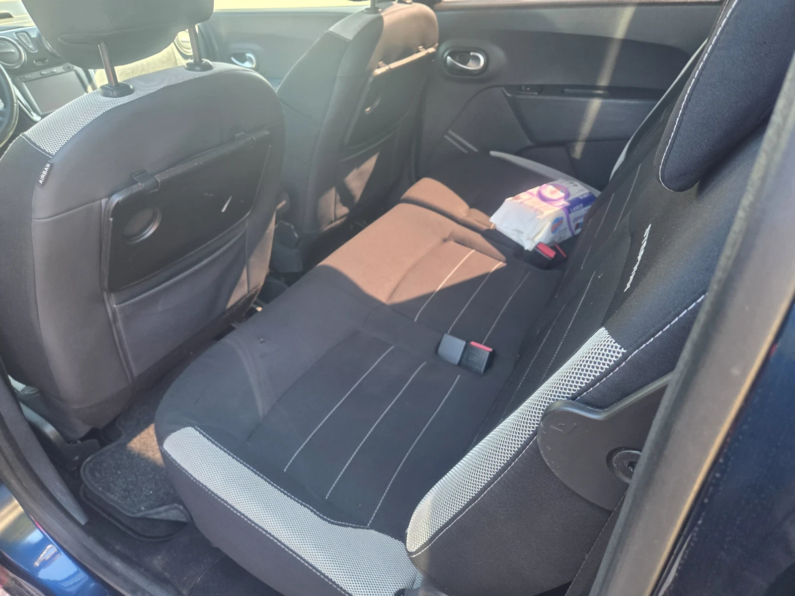 Dacia Lodgy 1.5dci, снимка 6 - Автомобили и джипове - 53796871