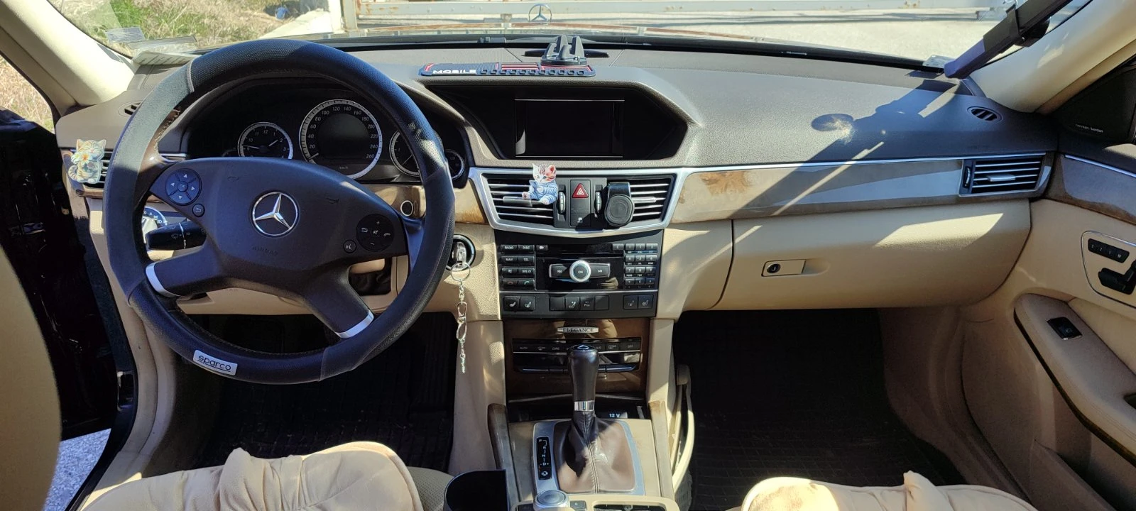 Mercedes-Benz E 250 Elegance, снимка 11 - Автомобили и джипове - 53829426