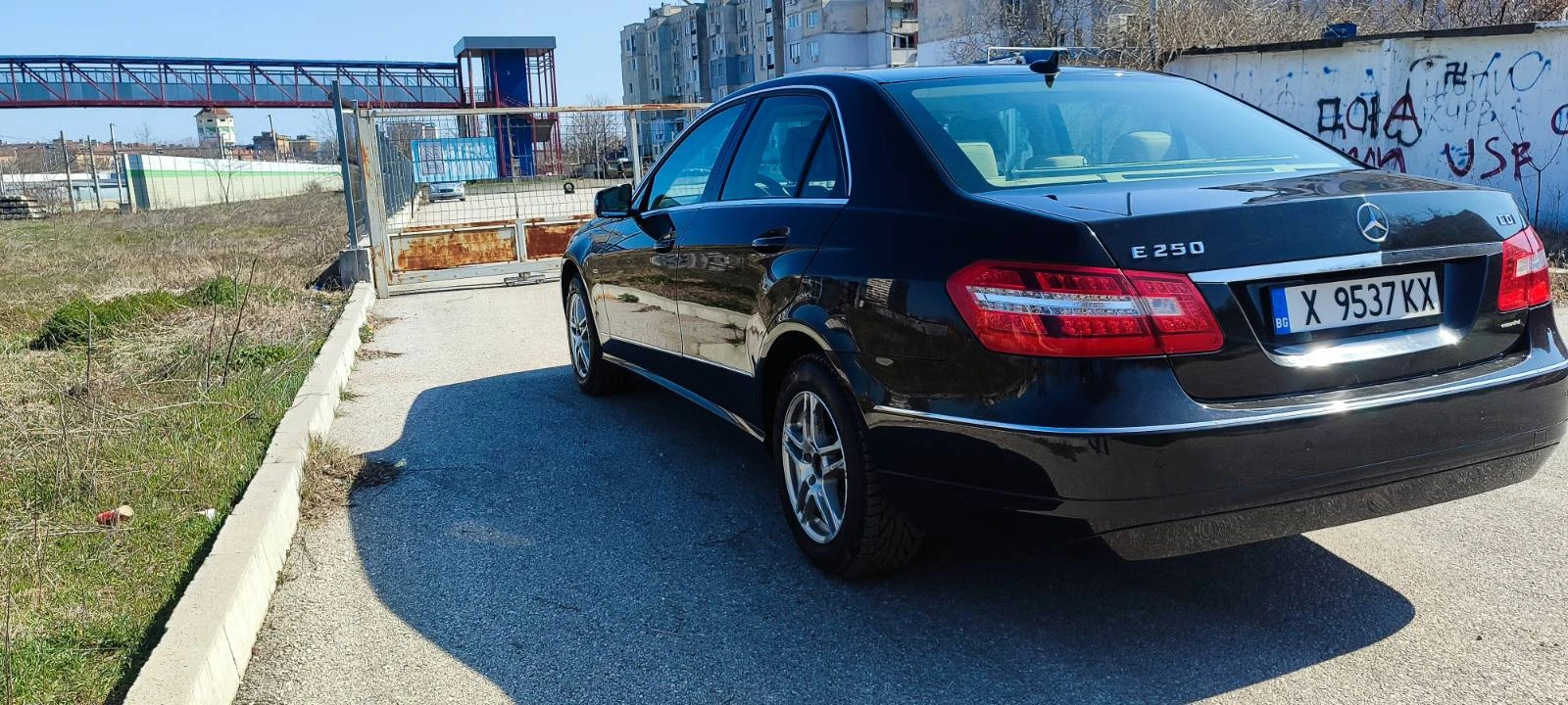 Mercedes-Benz E 250 Elegance, снимка 6 - Автомобили и джипове - 53829426