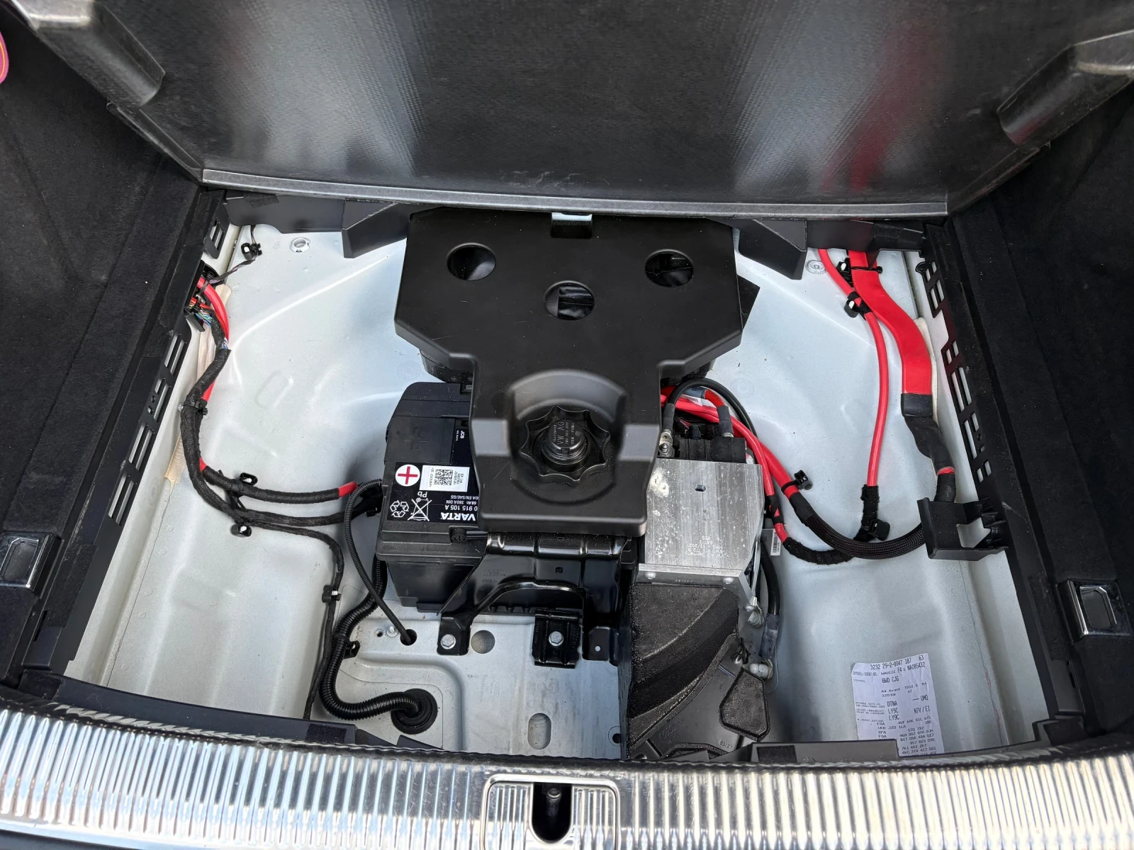 Audi A4 Avant 35TDI Mild-hybrid, снимка 16 - Автомобили и джипове - 54131929