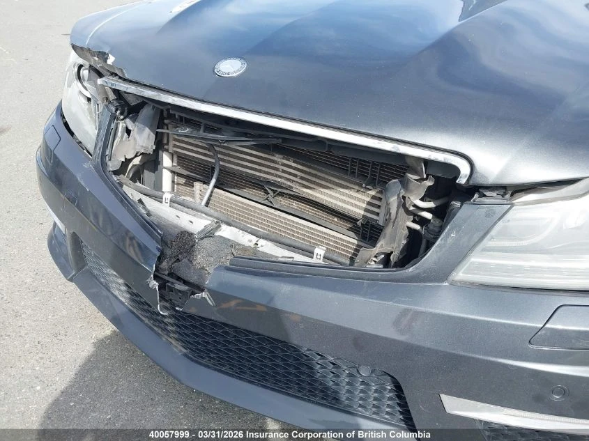 Mercedes-Benz C 63 AMG AMG/ CARFAX/Шибедах/Подгрев/Памет, снимка 15 - Автомобили и джипове - 54135608