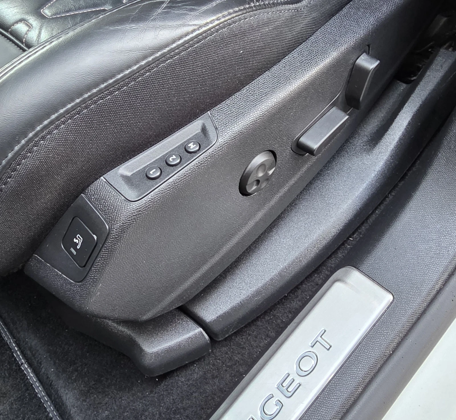 Peugeot 5008 2.0 GT Line , снимка 13 - Автомобили и джипове - 54264953