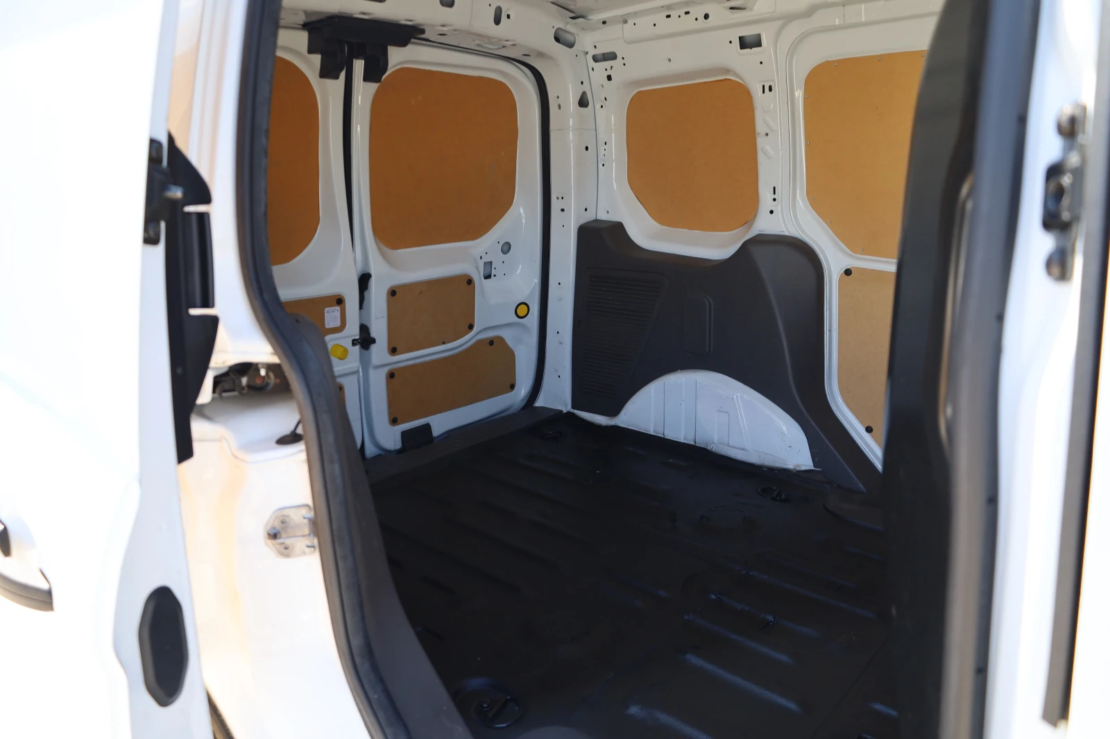 Ford Connect 1.5, снимка 6 - Автомобили и джипове - 54358434