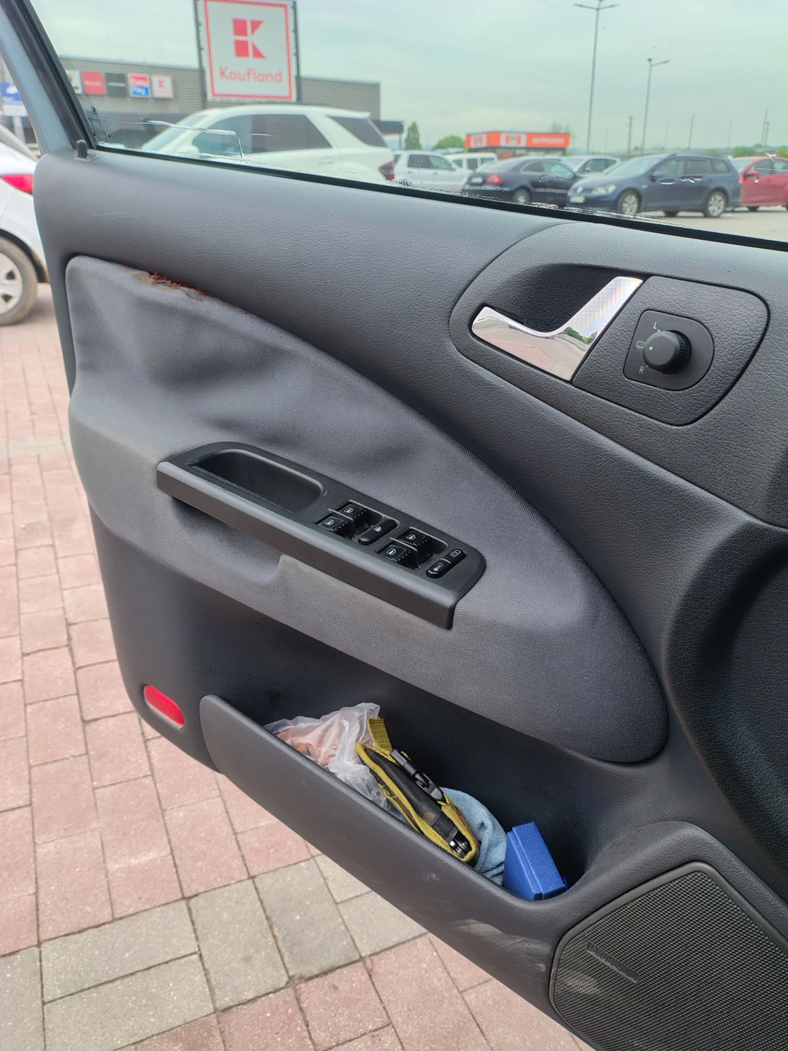 Skoda Octavia 1.6i ТОП СЪСТОЯНИЕ , снимка 11 - Автомобили и джипове - 54476862