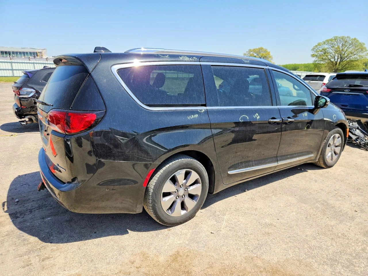 Chrysler Pacifica LIMITED| PLUG IN| ГРАДУШКА| ЛИЗИНГ, снимка 3 - Автомобили и джипове - 54677846