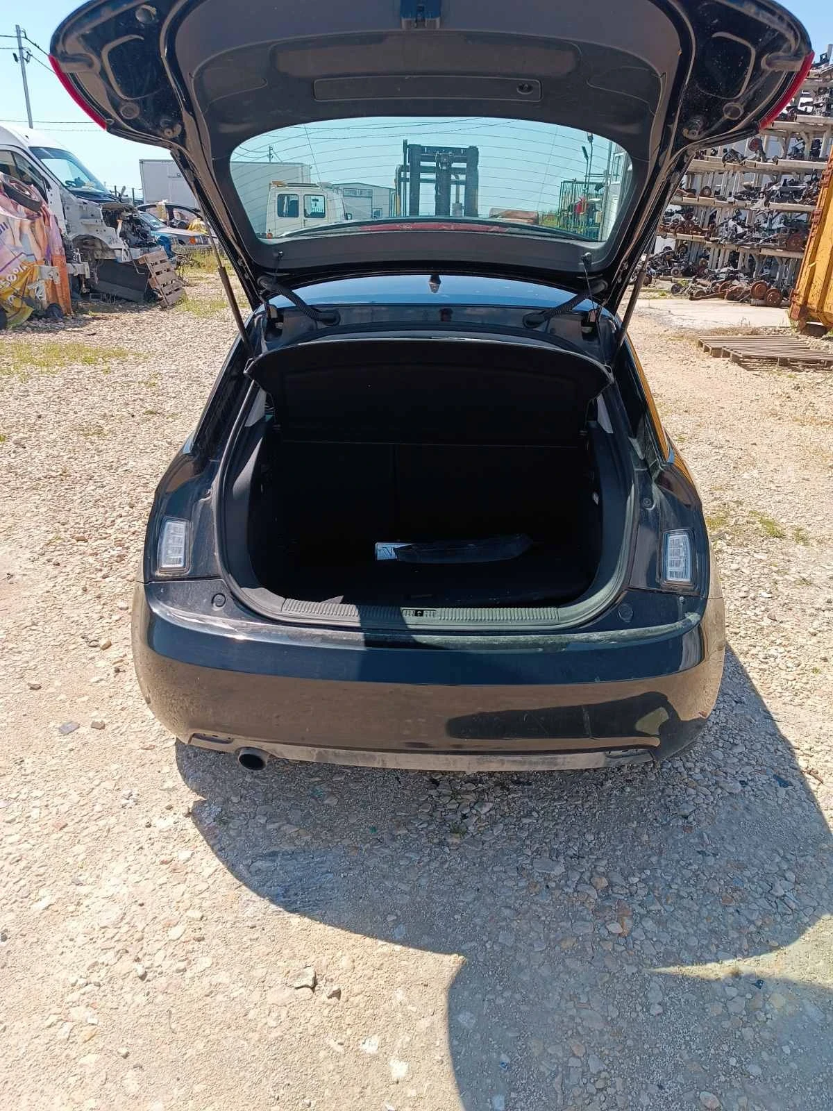 Audi A1 1.6TDI  CAY, снимка 3 - Автомобили и джипове - 54868336