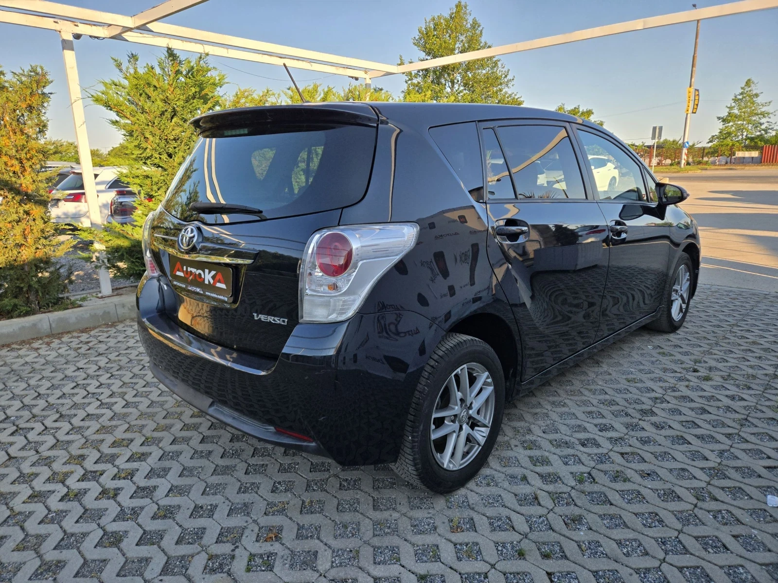 Toyota Verso 1.6D-4d-112кс= 6СКОРОСТИ= 173.000км= CAM= EURO 6B, снимка 3 - Автомобили и джипове - 54933602