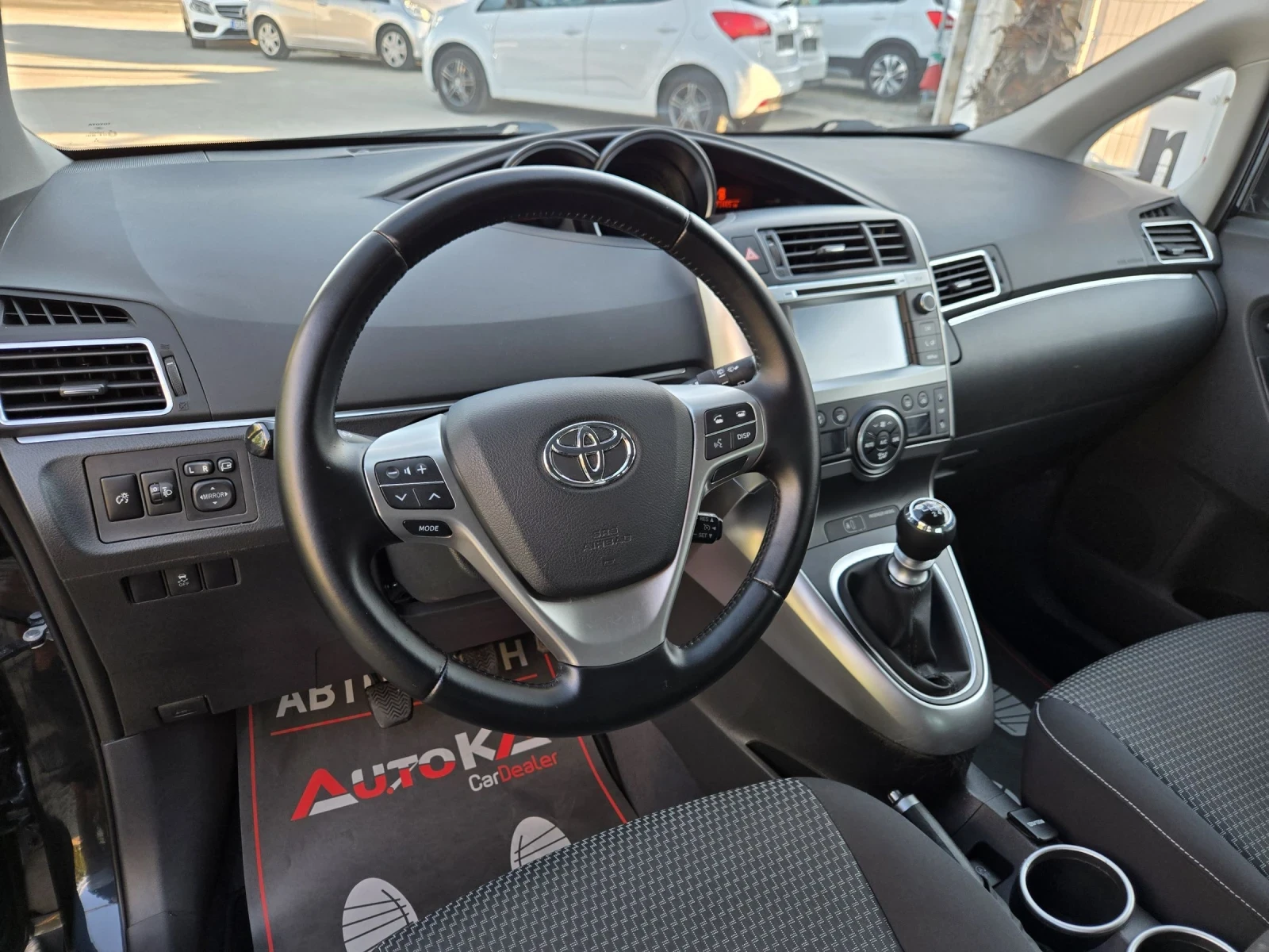 Toyota Verso 1.6D-4d-112кс= 6СКОРОСТИ= 173.000км= CAM= EURO 6B, снимка 8 - Автомобили и джипове - 54933602
