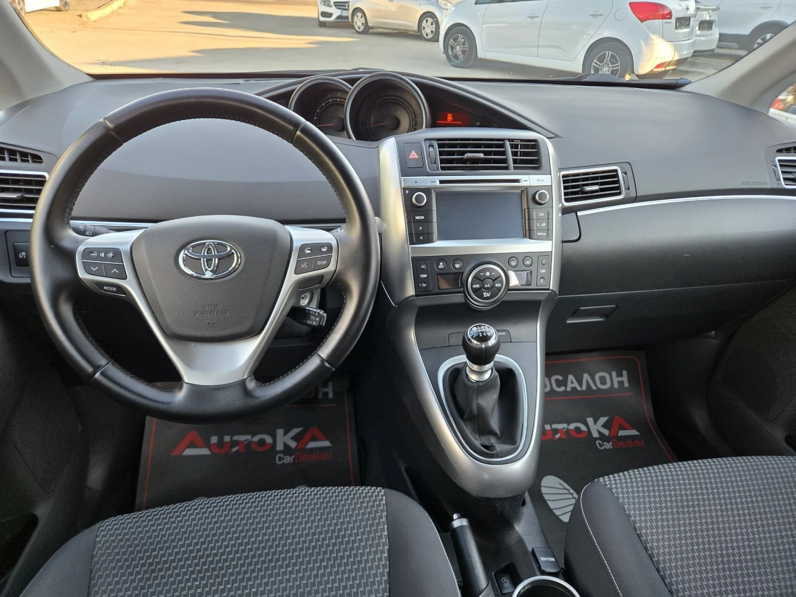 Toyota Verso 1.6D-4d-112кс= 6СКОРОСТИ= 173.000км= CAM= EURO 6B, снимка 11 - Автомобили и джипове - 54933602