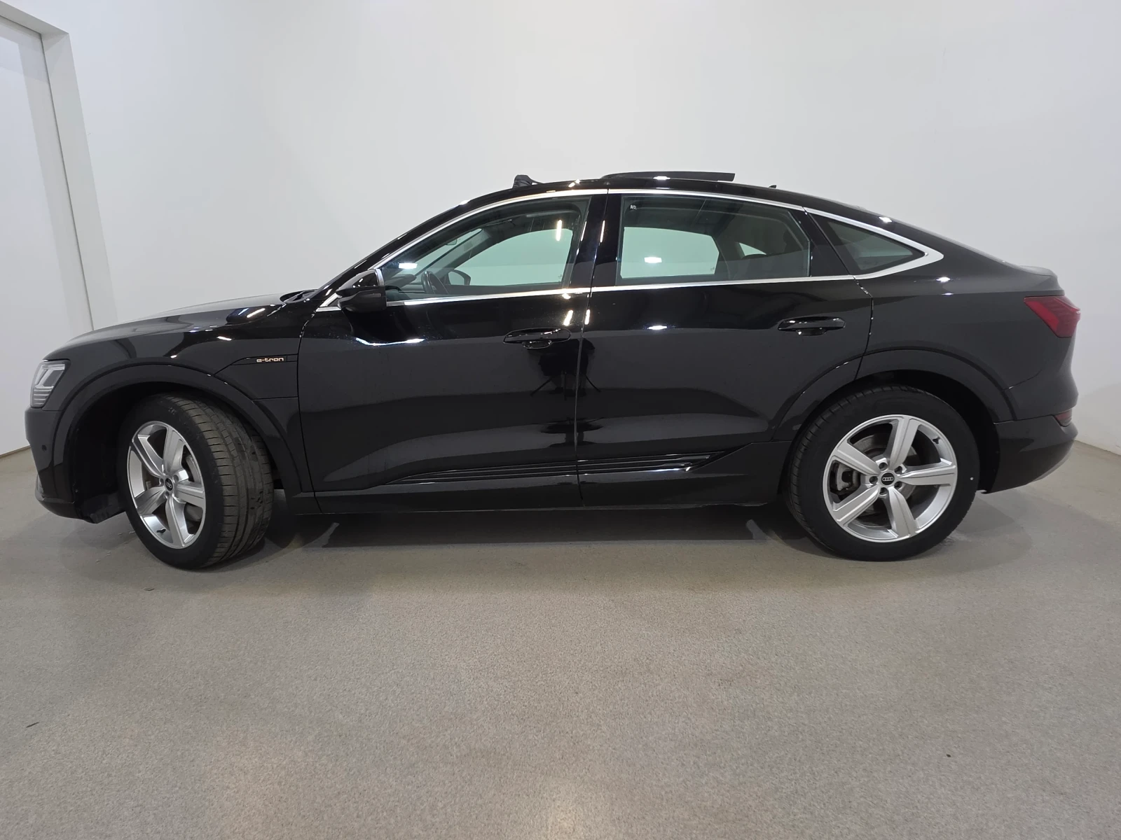 Audi E-Tron 55 Sportback Virtual Pano LED-Matrix Bang&Olufsen, снимка 6 - Автомобили и джипове - 55349139