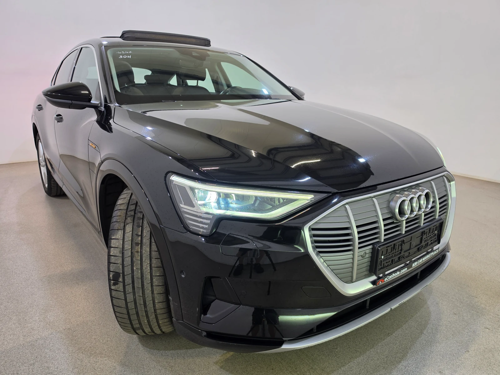 Audi E-Tron 55 Sportback Virtual Pano LED-Matrix Bang&Olufsen, снимка 2 - Автомобили и джипове - 55349139