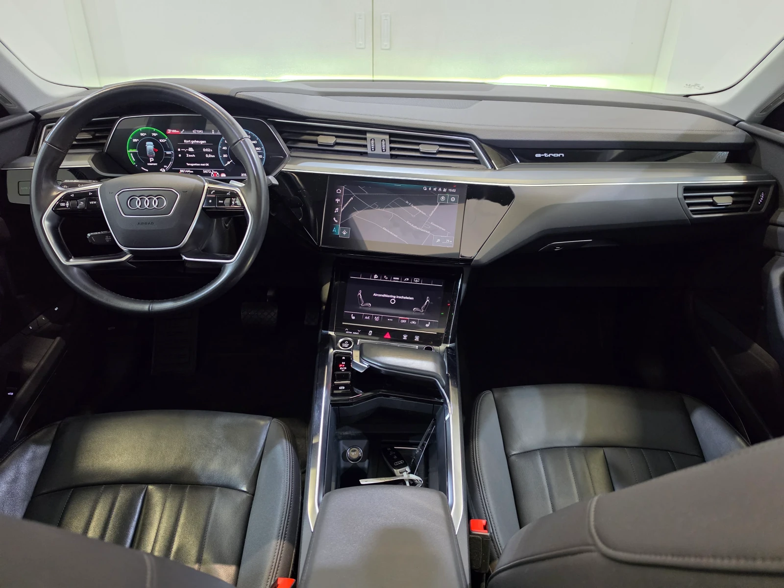 Audi E-Tron 55 Sportback Virtual Pano LED-Matrix Bang&Olufsen, снимка 9 - Автомобили и джипове - 55349139