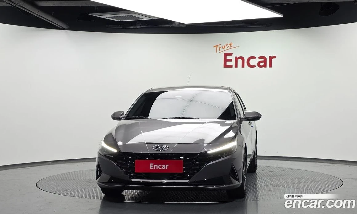 Hyundai Elantra 1.6 Modern, снимка 3 - Автомобили и джипове - 56155789