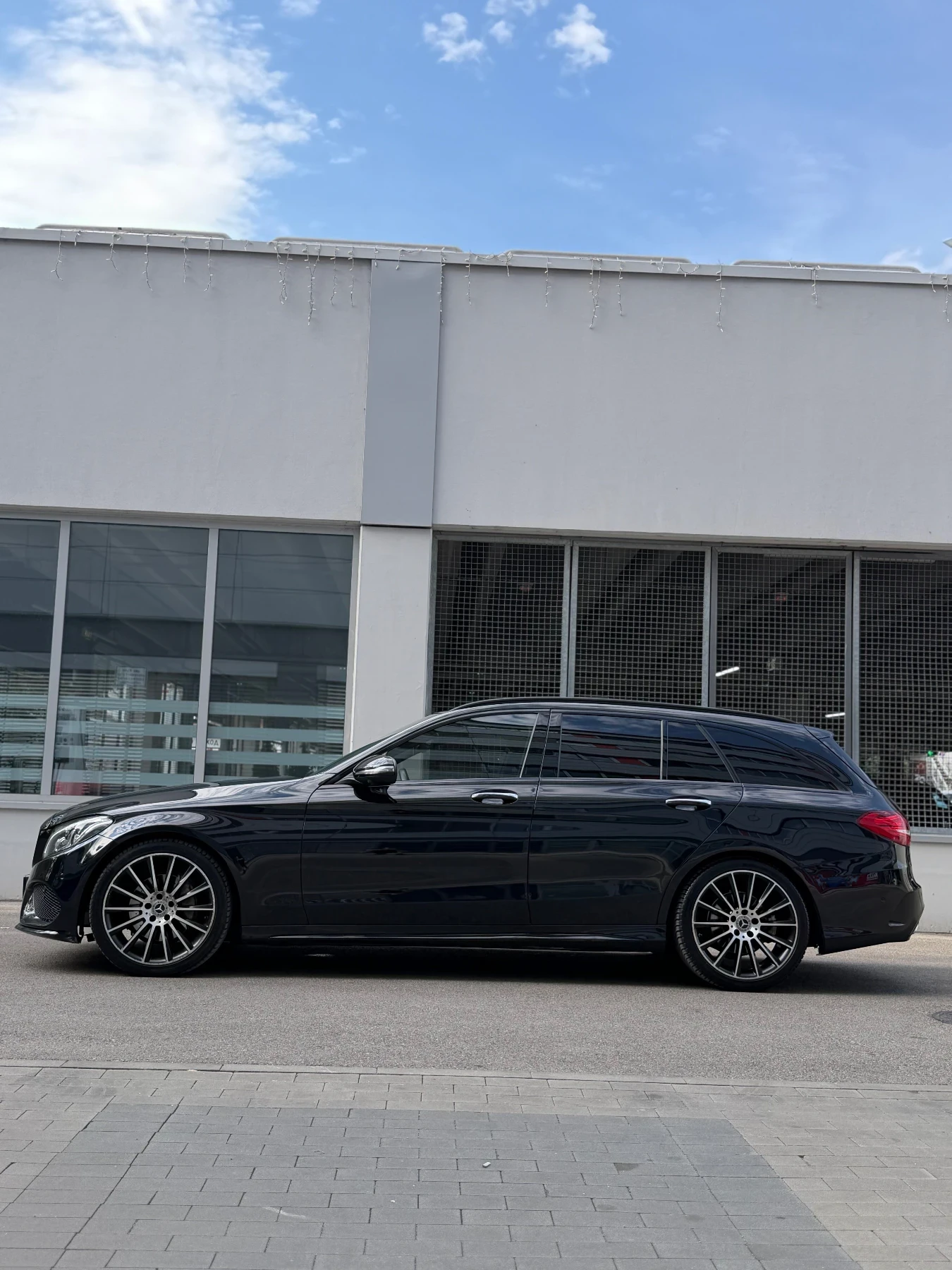 Mercedes-Benz C 220 AMG line/FULL, снимка 3 - Автомобили и джипове - 56176757