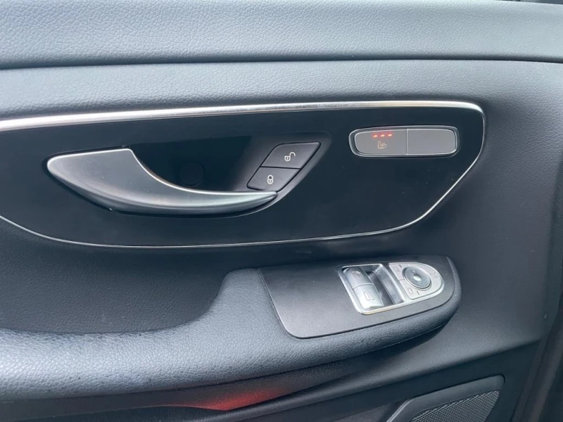 Mercedes-Benz EQV 300 LONG CAMERA DISTRONIC LED, снимка 5 - Автомобили и джипове - 52529922