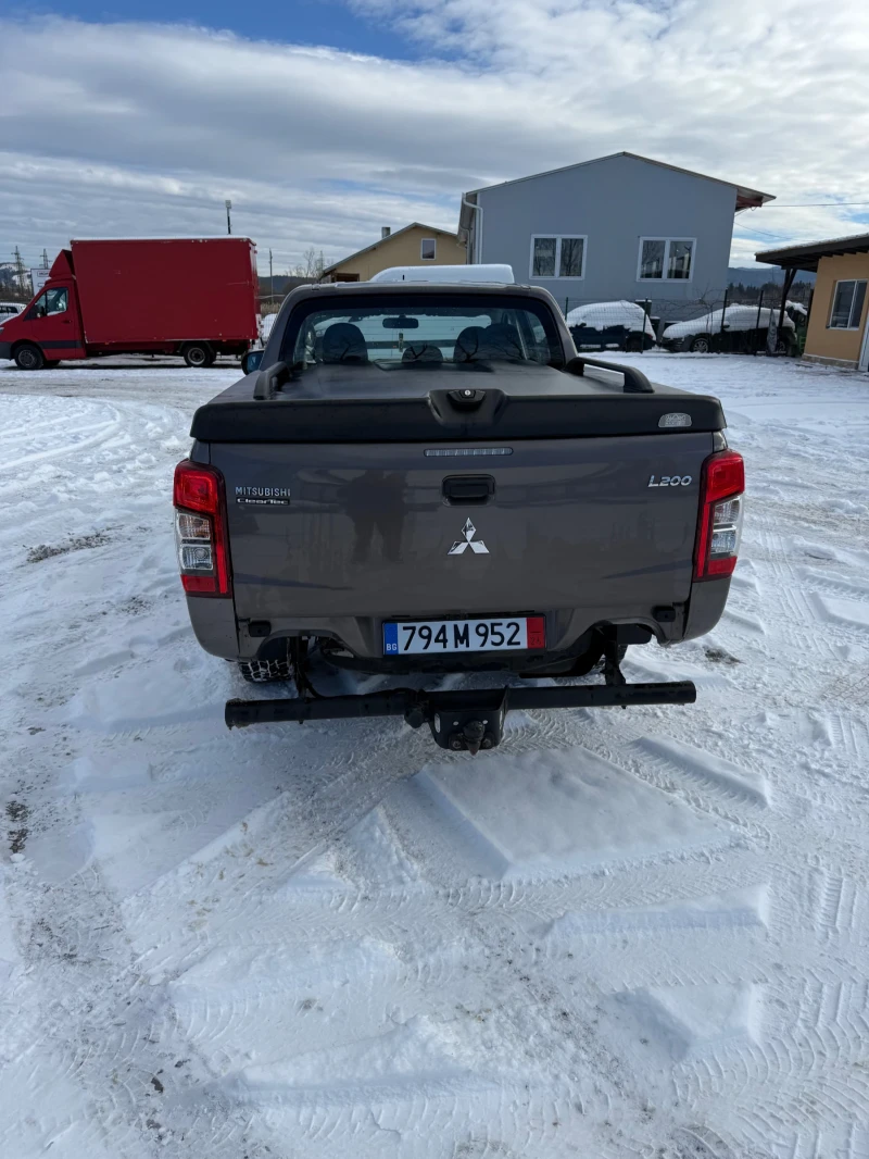 Mitsubishi L200 2.2 DI-D 150 кс 4x4, снимка 13 - Автомобили и джипове - 53043521