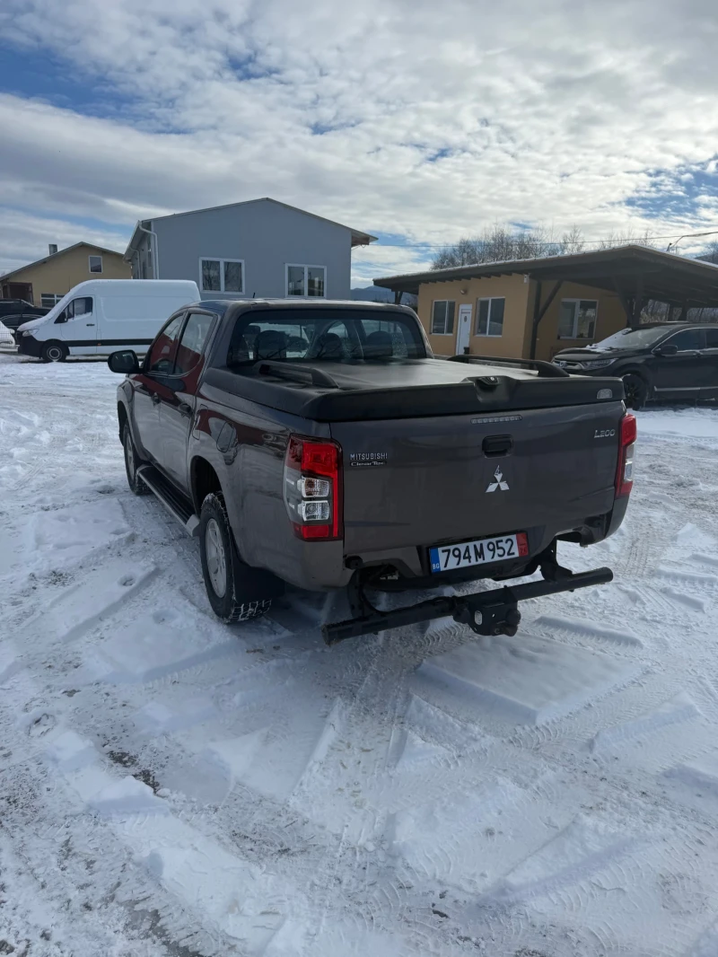 Mitsubishi L200 2.2 DI-D 150 кс 4x4, снимка 4 - Автомобили и джипове - 53043521