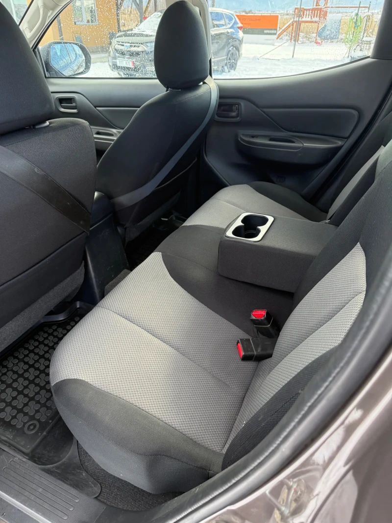 Mitsubishi L200 2.2 DI-D 150 кс 4x4, снимка 8 - Автомобили и джипове - 53043521