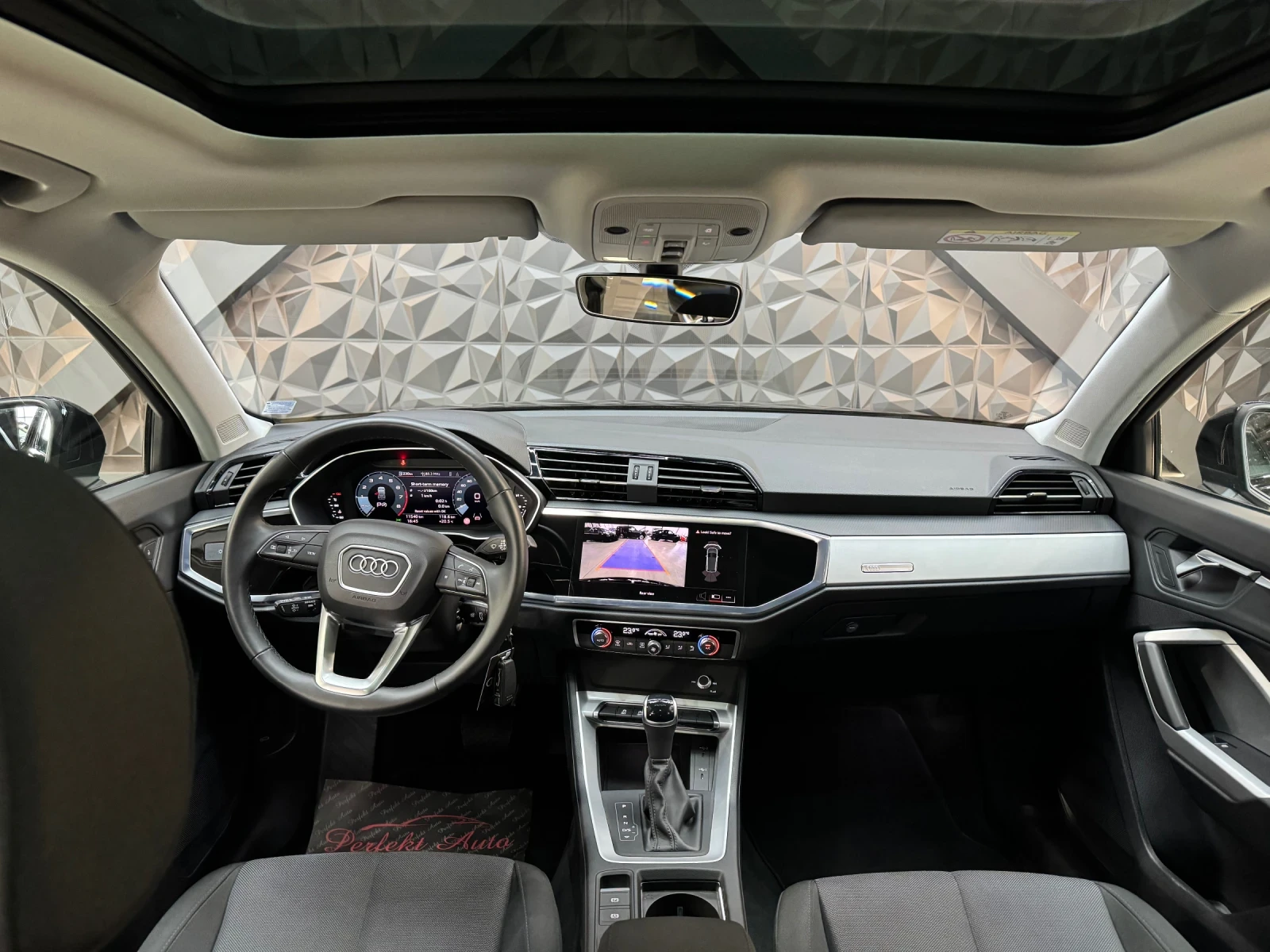 Audi Q3 35 TFSI * ПАНОРАМА * КАМЕРА *  - изображение 5
