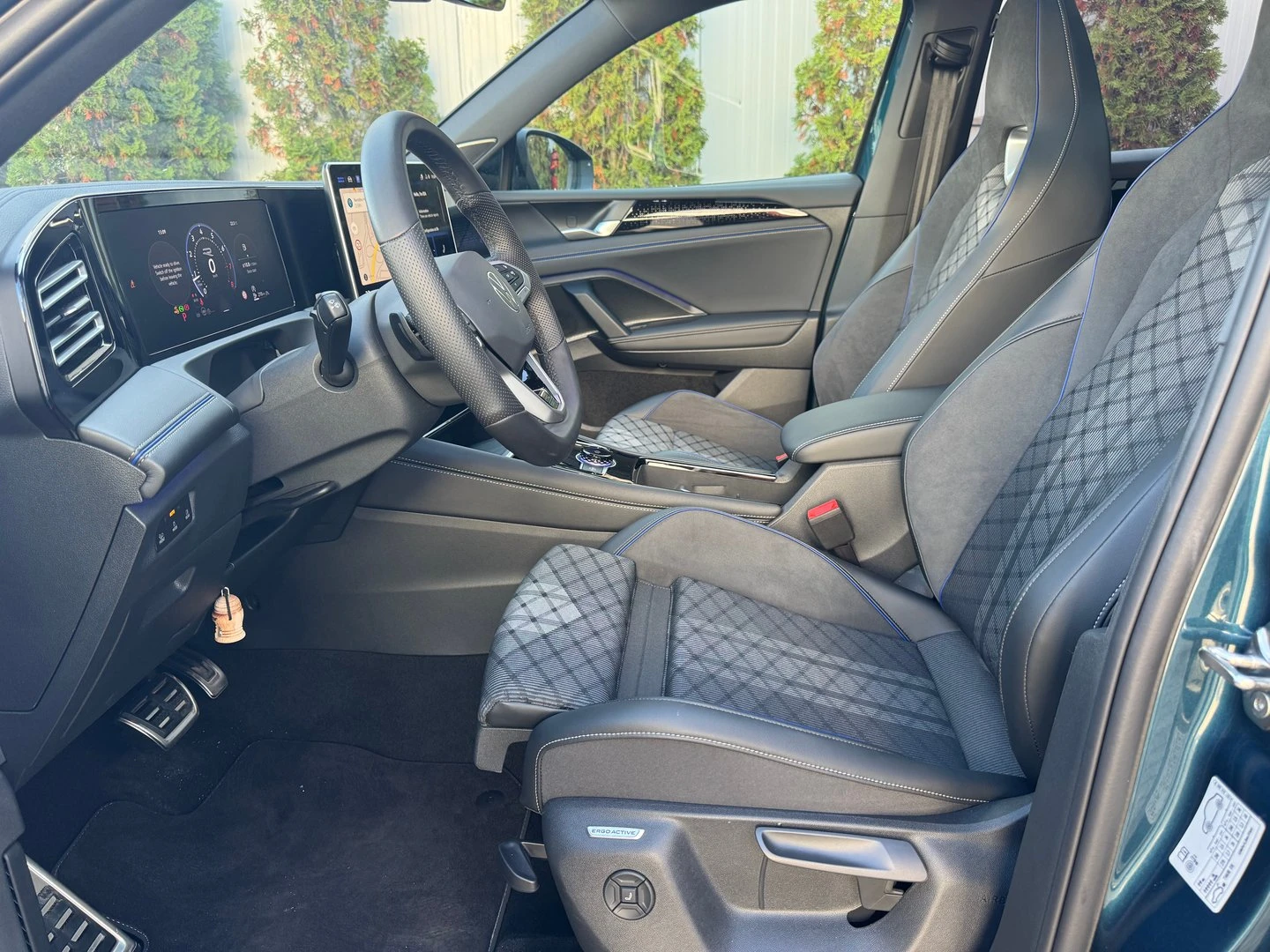 VW Tiguan R-Line Plus 2.0 TSI 4MOTION DSG - изображение 5