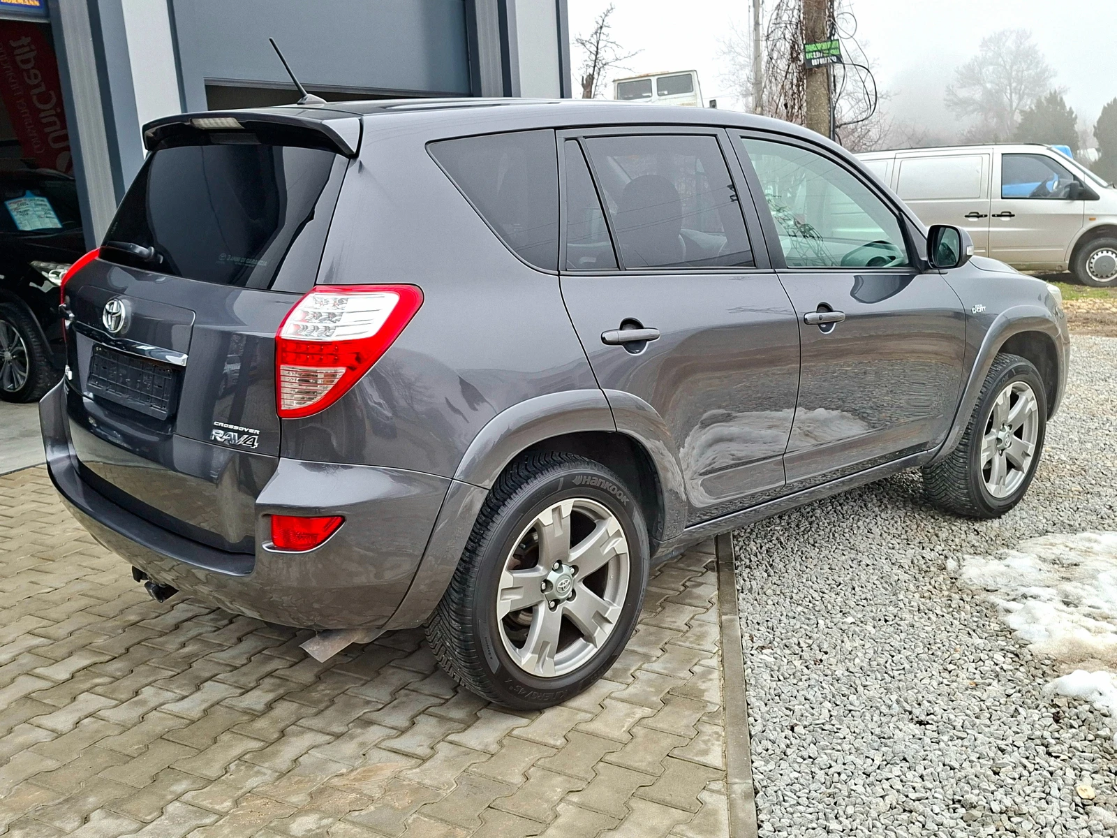 Toyota Rav4 2.2D-CAT 4x4 F1* АВТОМАТ* КОЖА* НАВИ* ПОДГРЕВ* KEY - изображение 5
