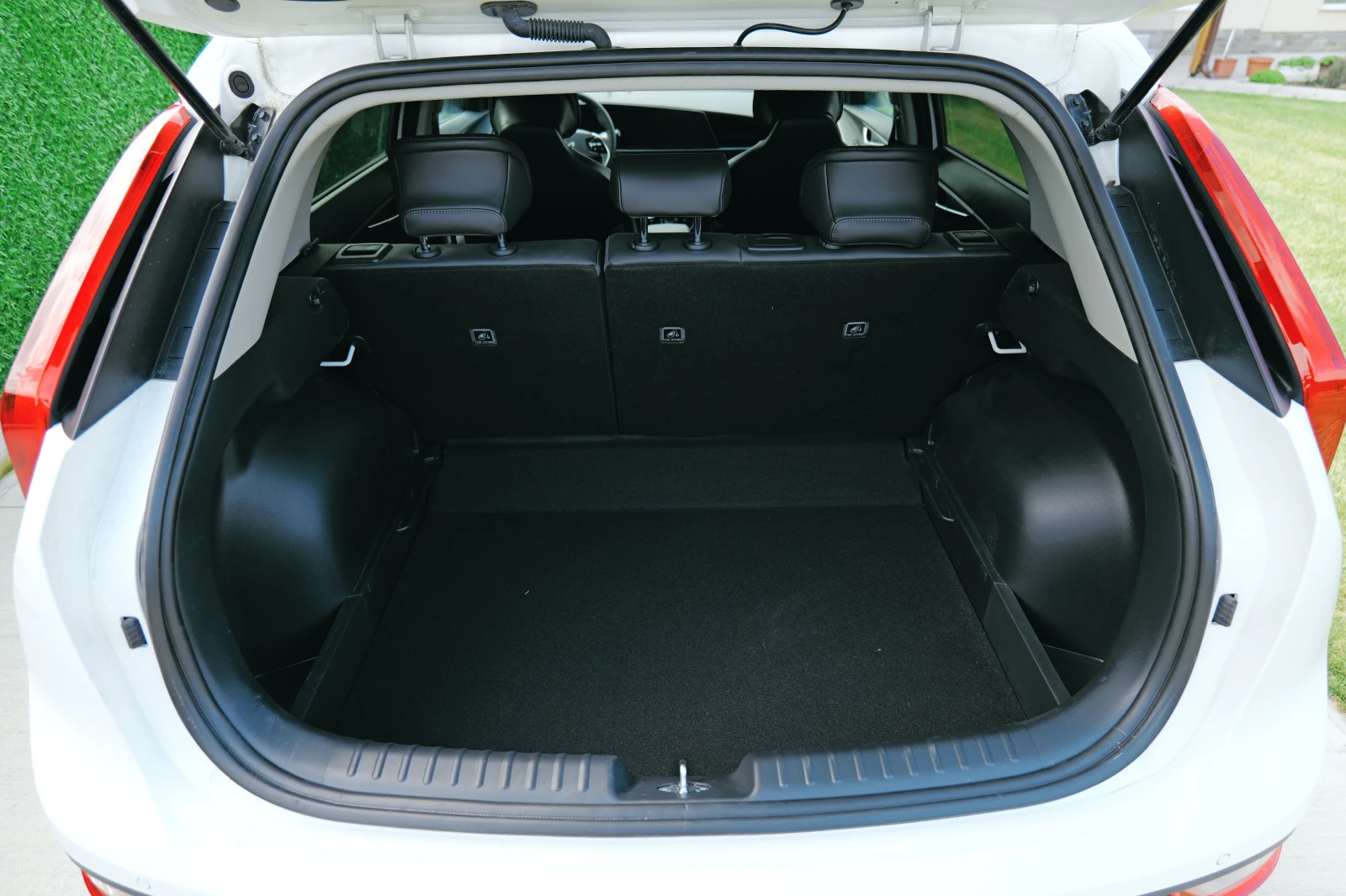 Kia Niro HEV, снимка 15 - Автомобили и джипове - 53982731