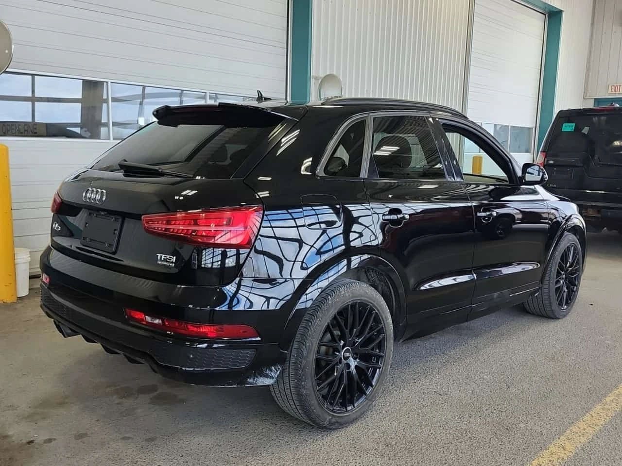 Audi Q3 * TECHNIK * CARFAX * ЦЕНА ДО БГ, снимка 3 - Автомобили и джипове - 54608956