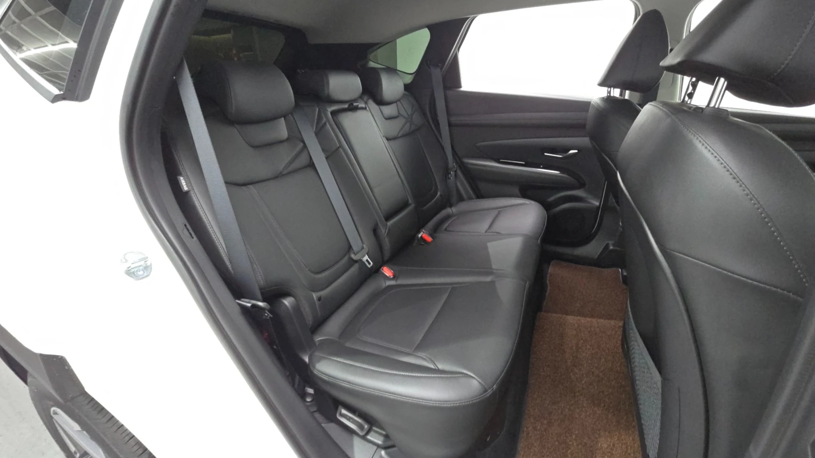 Hyundai Tucson 1.6 T-GDi HEV 4WD Premium | Hybrid| Adaptive Cruis, снимка 13 - Автомобили и джипове - 55501448