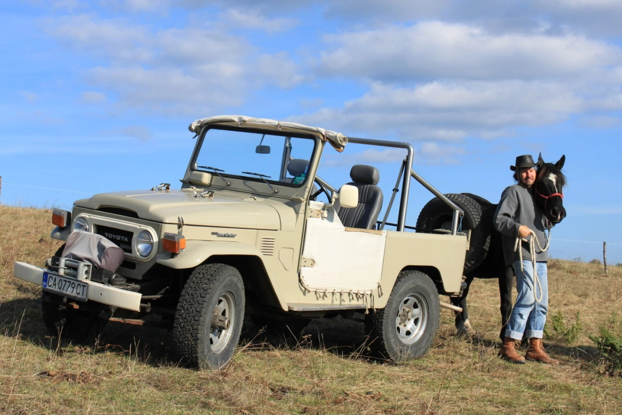 Toyota Land cruiser BJ40, снимка 5 - Автомобили и джипове - 55702247