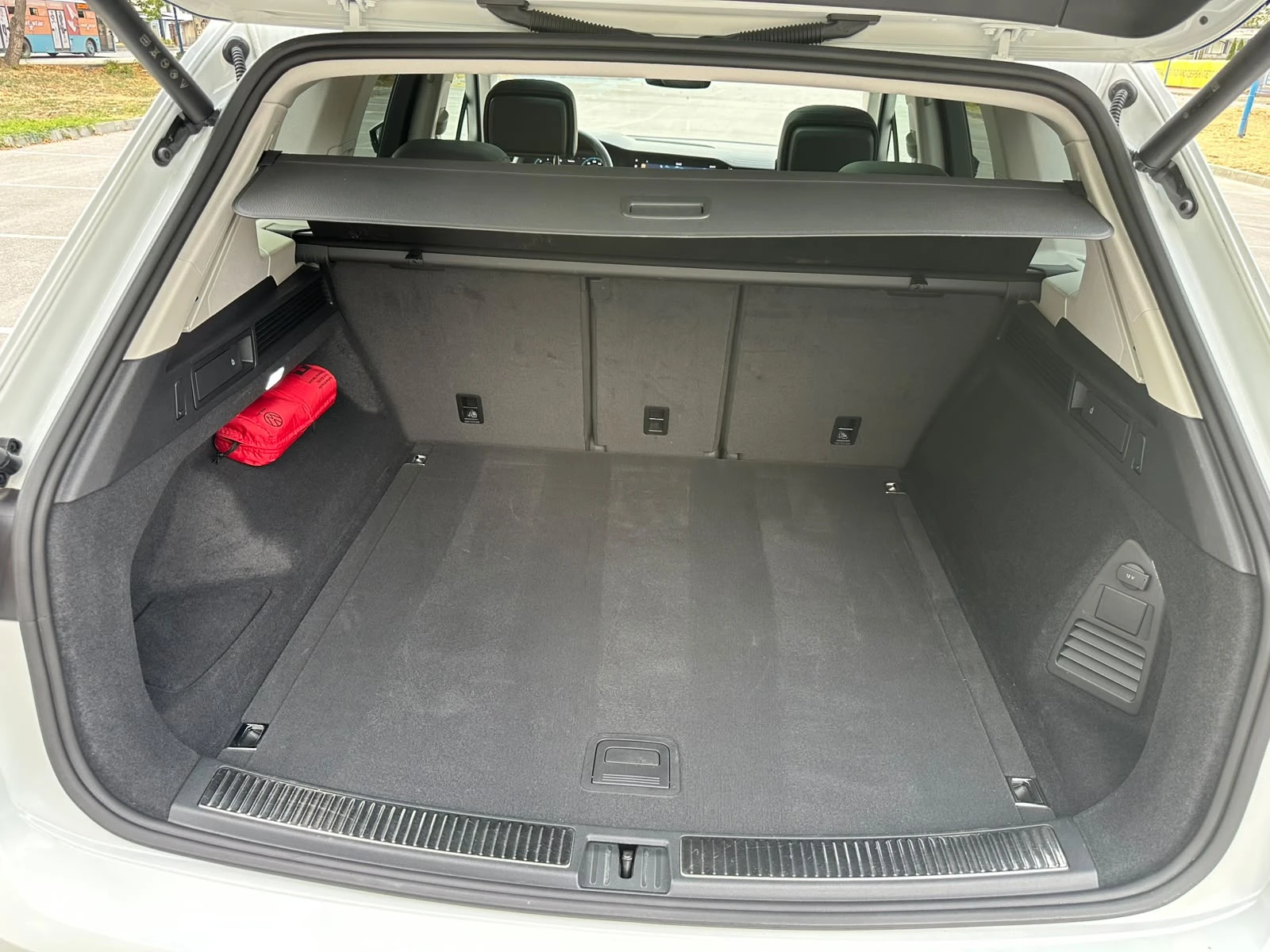VW Touareg 3.0TDI* 4x4* Маtrix* 29km* Гаранция, снимка 16 - Автомобили и джипове - 56253175