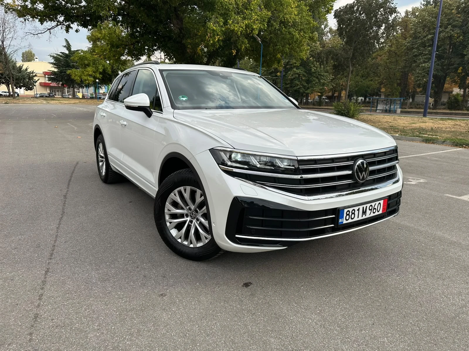 VW Touareg 3.0TDI* 4x4* Маtrix* 29km* Гаранция, снимка 3 - Автомобили и джипове - 56253175