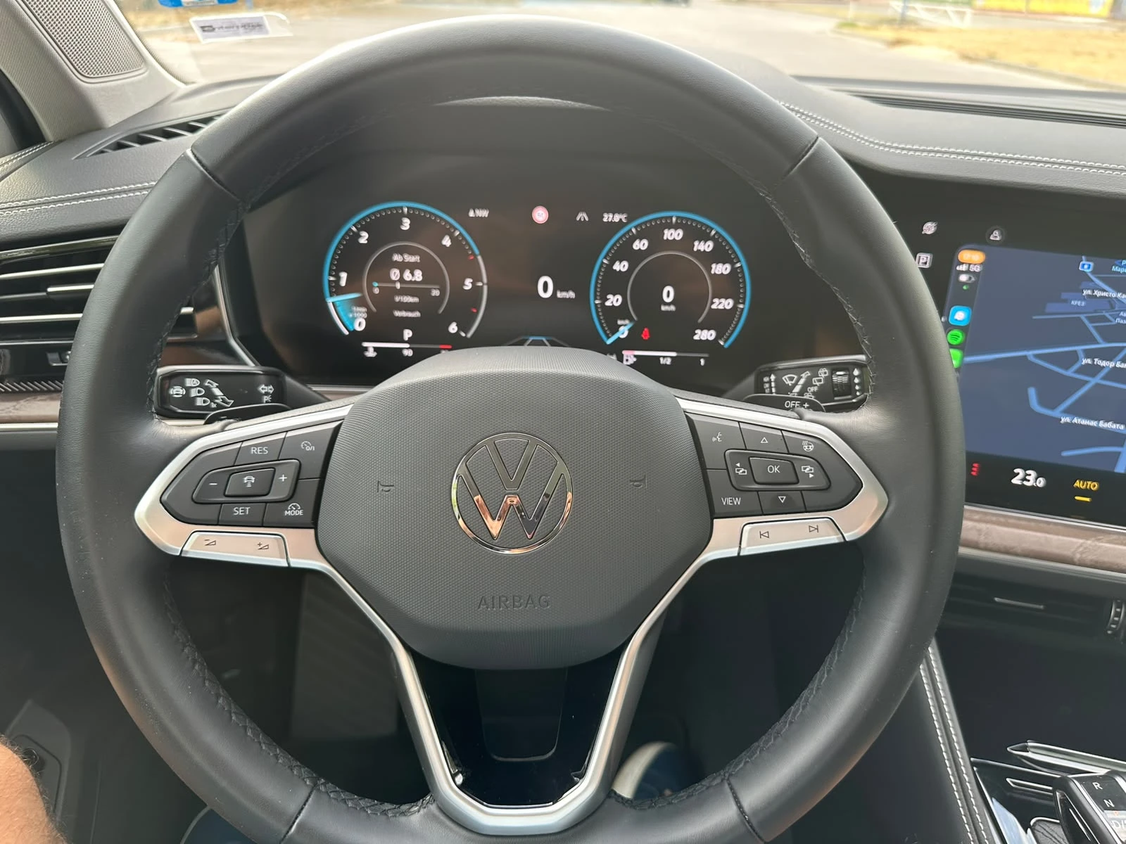VW Touareg 3.0TDI* 4x4* Маtrix* 29km* Гаранция, снимка 12 - Автомобили и джипове - 56253175