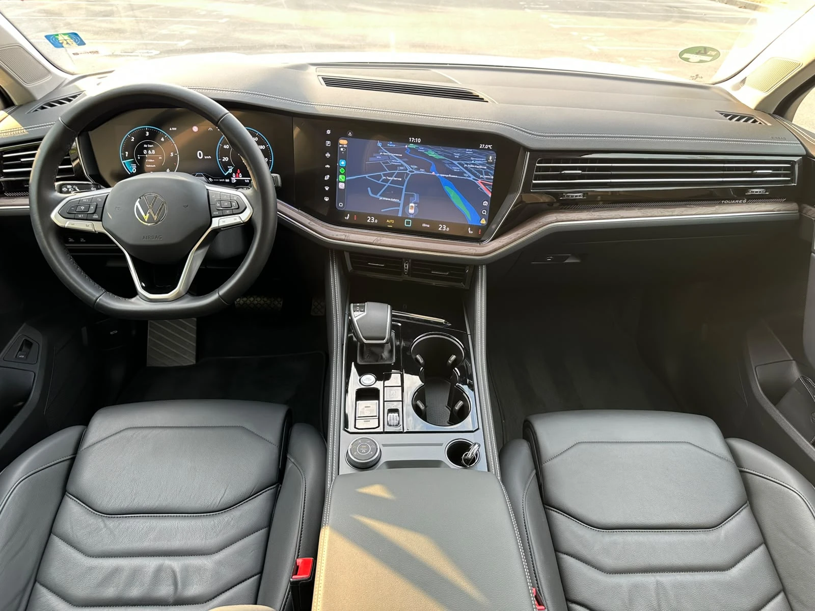 VW Touareg 3.0TDI* 4x4* Маtrix* 29km* Гаранция, снимка 10 - Автомобили и джипове - 56253175