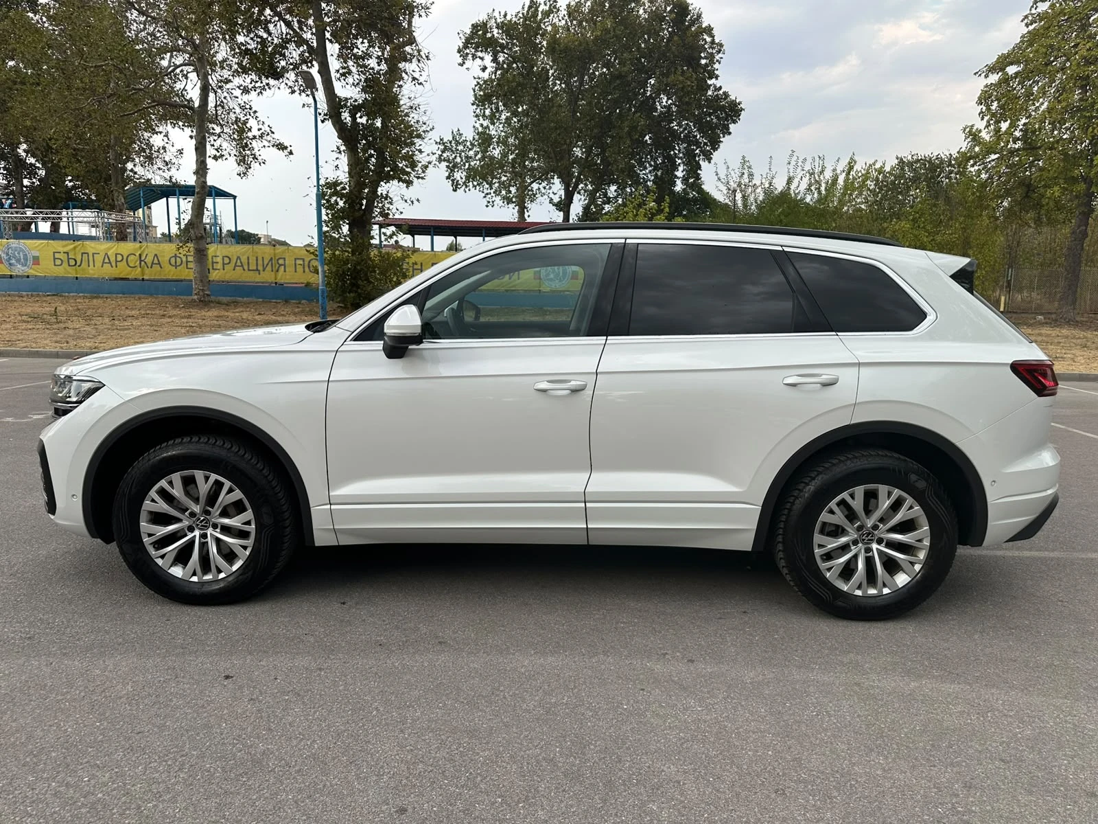 VW Touareg 3.0TDI* 4x4* Маtrix* 29km* Гаранция, снимка 4 - Автомобили и джипове - 56253175
