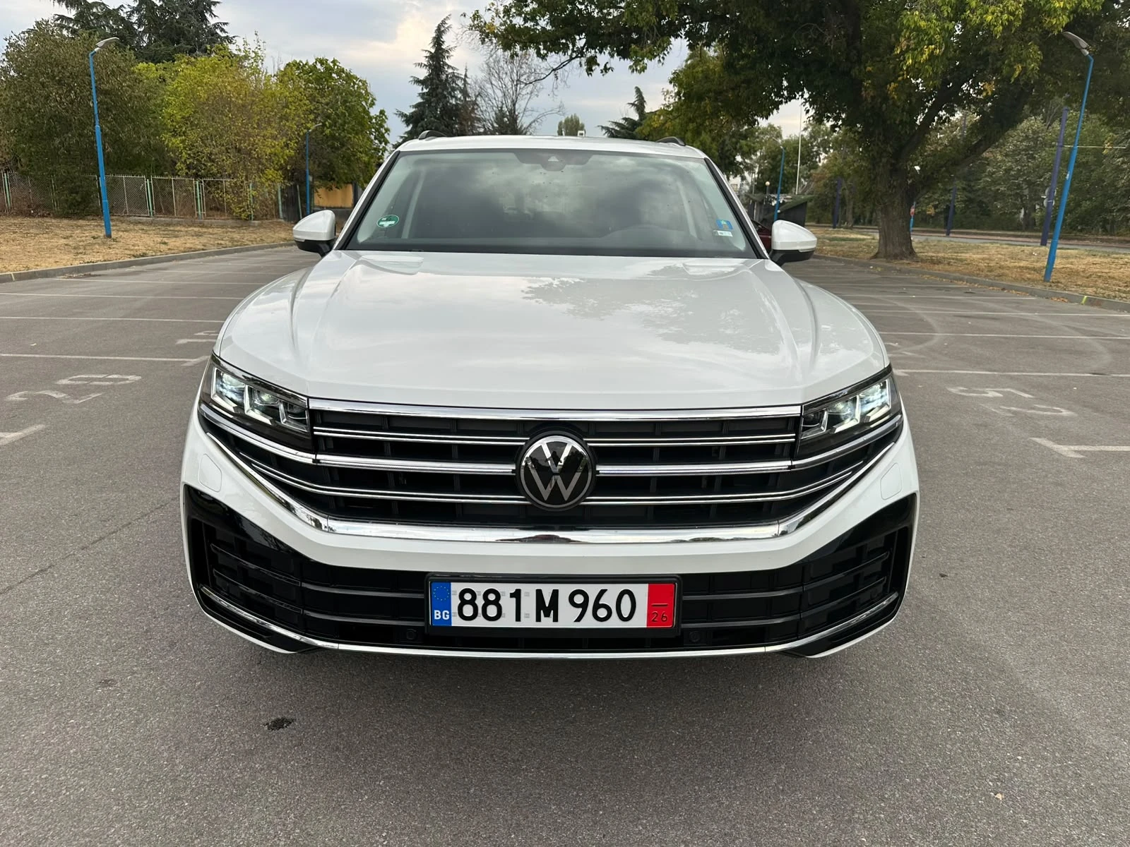 VW Touareg 3.0TDI* 4x4* Маtrix* 29km* Гаранция, снимка 2 - Автомобили и джипове - 56253175