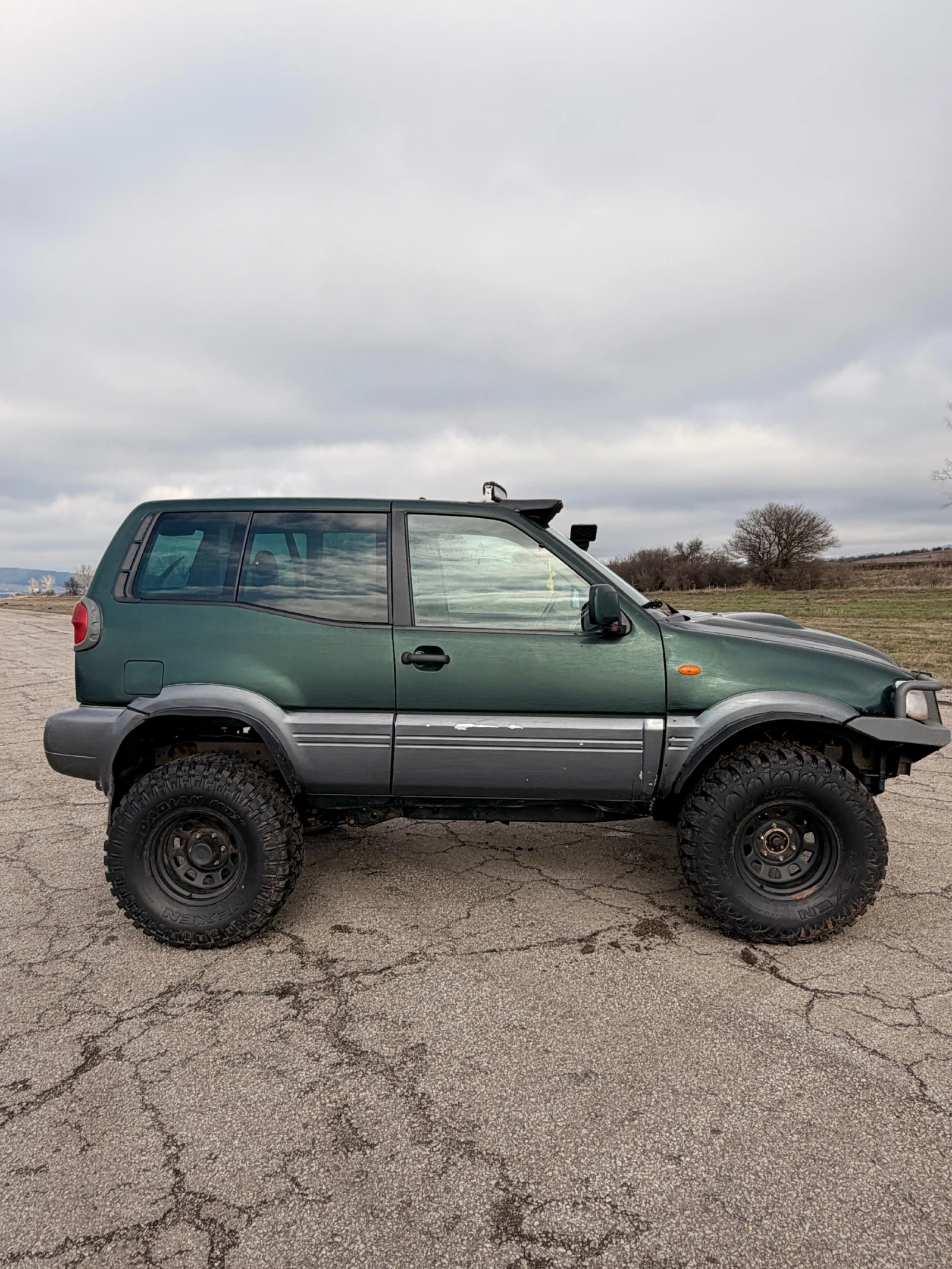 Nissan Terrano, снимка 4 - Автомобили и джипове - 56591245